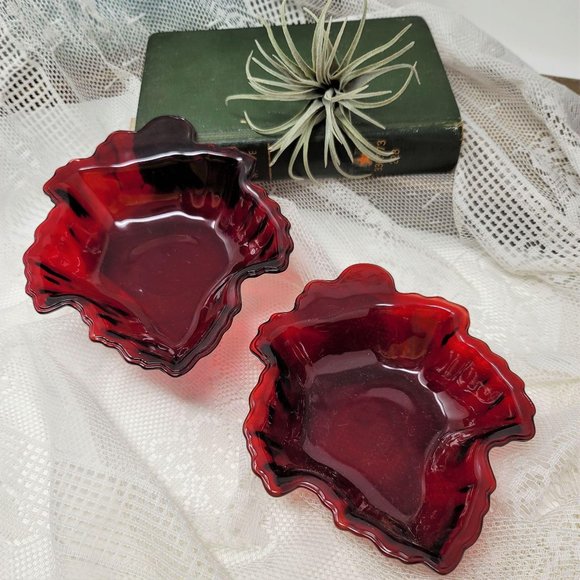 Anchor Hocking Ruby Red Glass Maple Leaf CandyDish - Picture 7 of 7